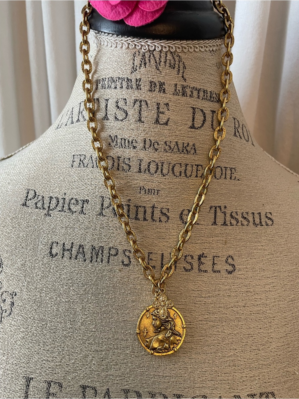 Joan of Arc Gold Medallion necklace. - Picture 3 of 3